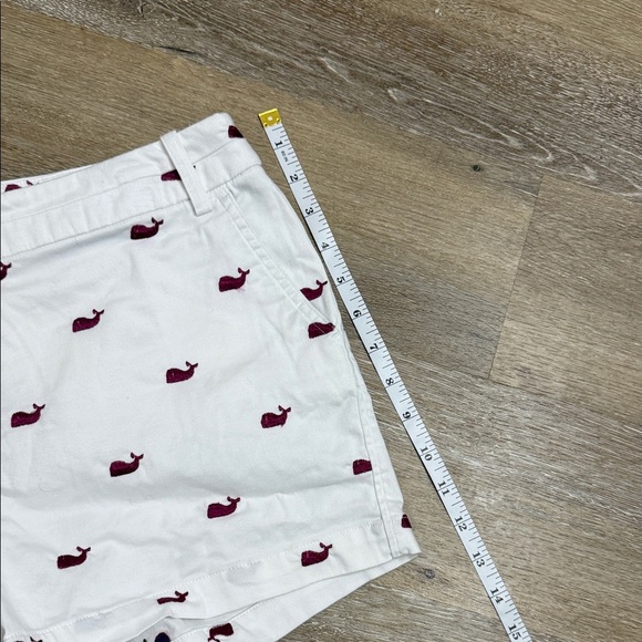 TELLURIDE Clothing Co Size 6 Stylish White Shorts with Maroon Whale Design - Picture 5 of 9